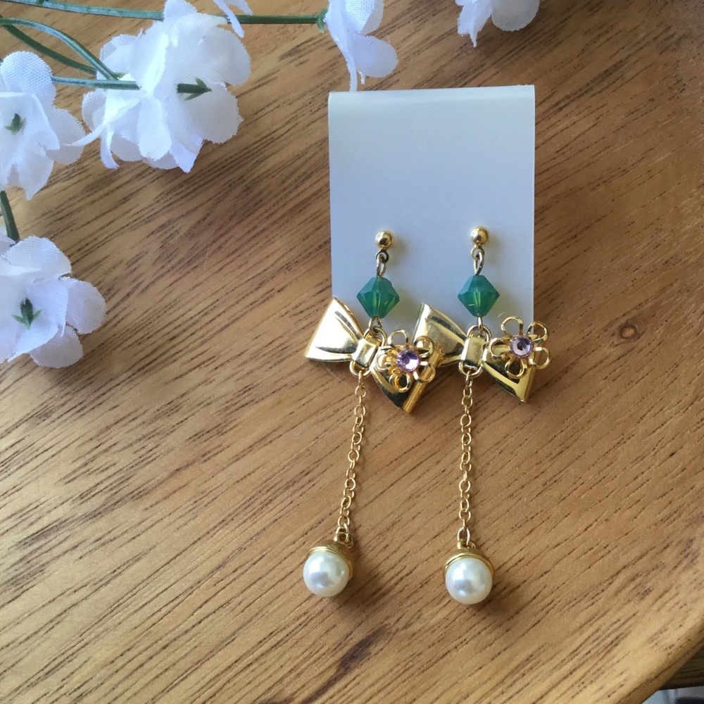 Gold ribbon and flower earrings